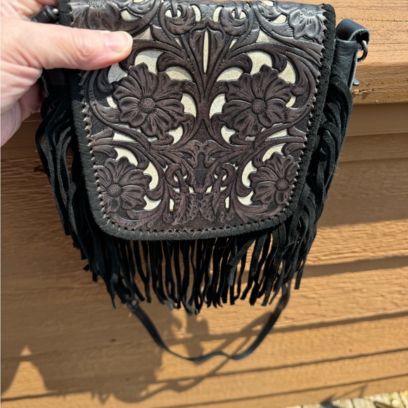 🚨🚨VINTAGE MONTANA WEST LEATHER PURSE WITH FRINGE ABSOLUTELY GORGEOUS ❤️❤️❤️🤩 - Picture 9 of 12